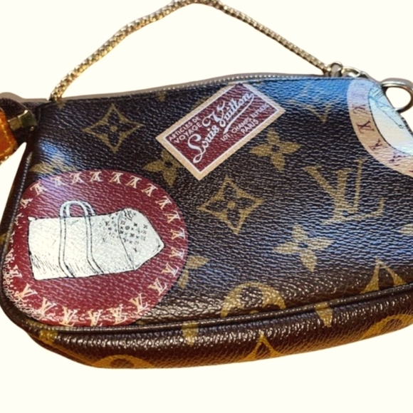 Limited Edition Louis Vuitton Monogram Pochette - Picture 2 of 8